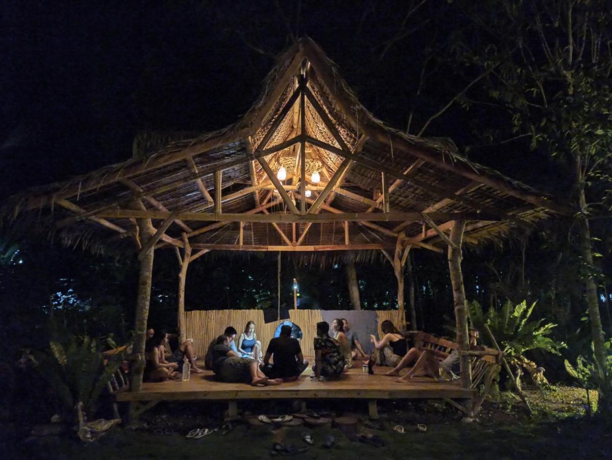 Peaceland Hostel Panglao Exteriör bild