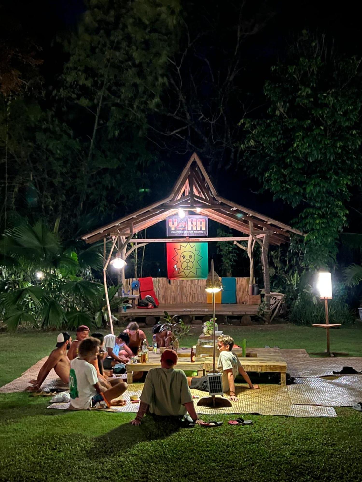 Peaceland Hostel Panglao Exteriör bild
