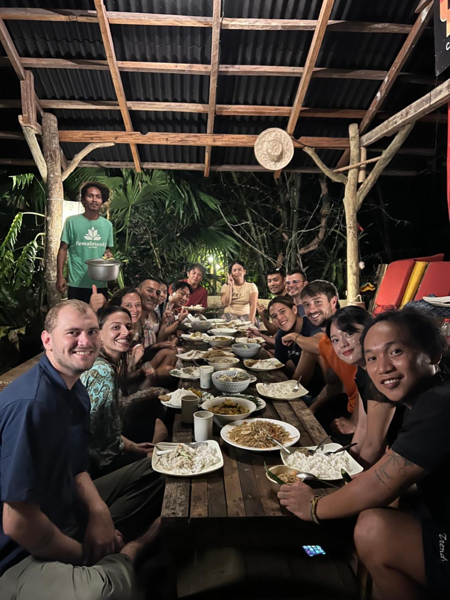 Peaceland Hostel Panglao Exteriör bild