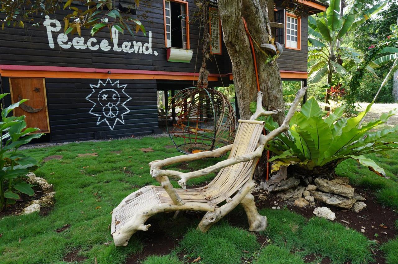 Peaceland Hostel Panglao Exteriör bild