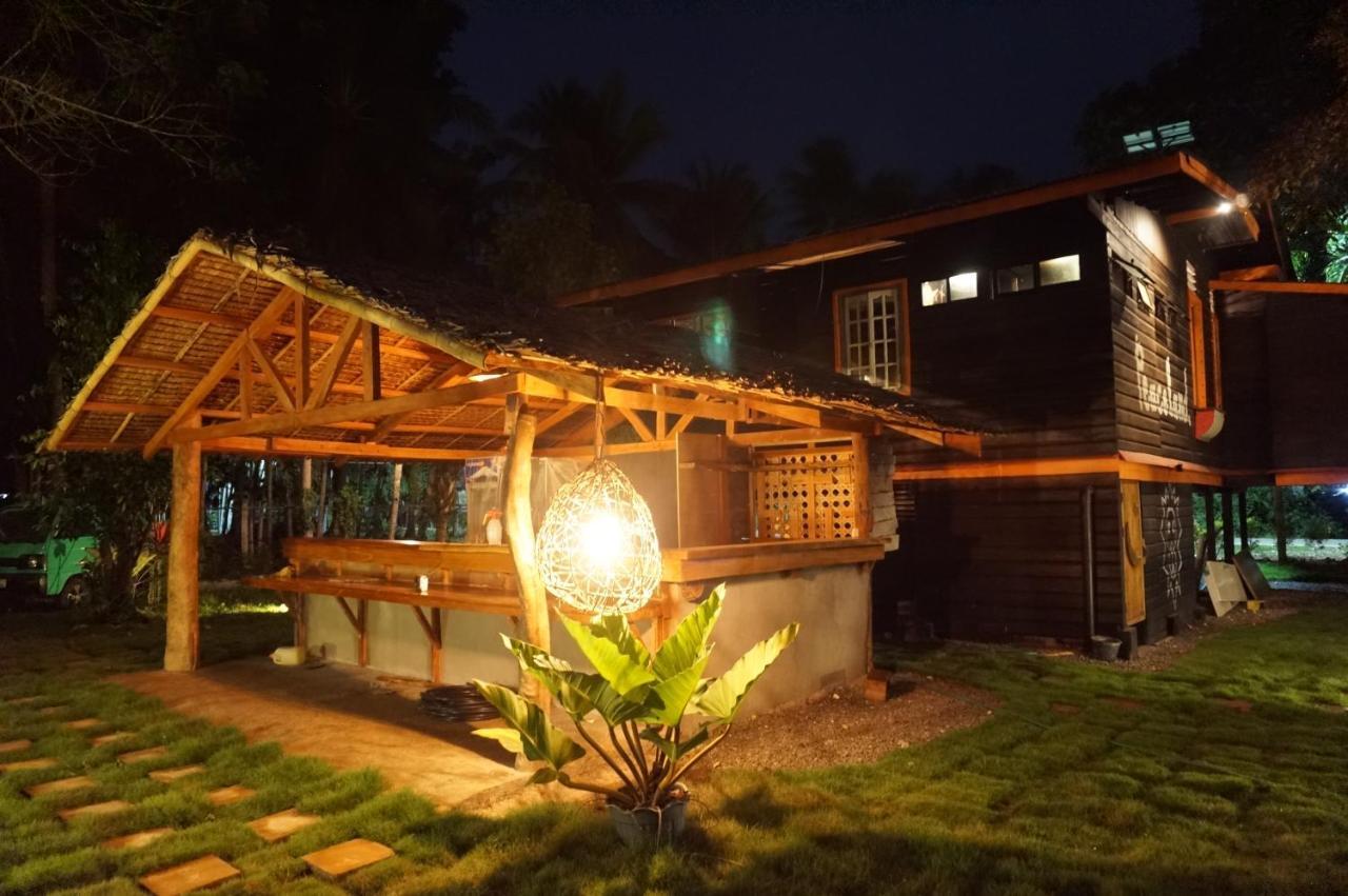 Peaceland Hostel Panglao Exteriör bild